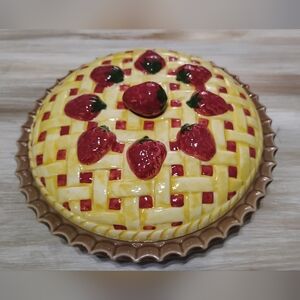 VINTAGE Ceramic Strawberry Lattice Pie Cover - Yellow and Red